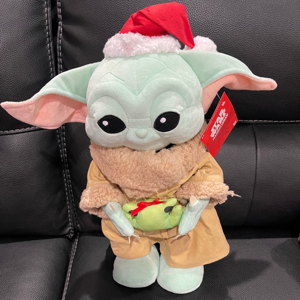 NWT Grogu Christmas Greeter